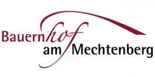 Logo mit dem Schriftzug Bauernhof am Mechtenberg und einer geschwungenen roten Linie